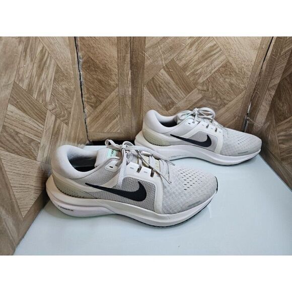 Brand New Nike Women's Air Zoom Vomero 16 Running Shoes 10. 204 - Picture 3 of 10